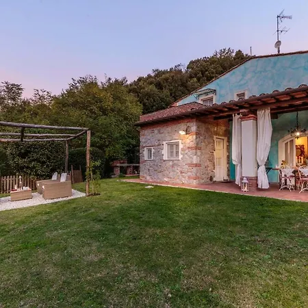 Rondini, With Pool Villa Chiatri