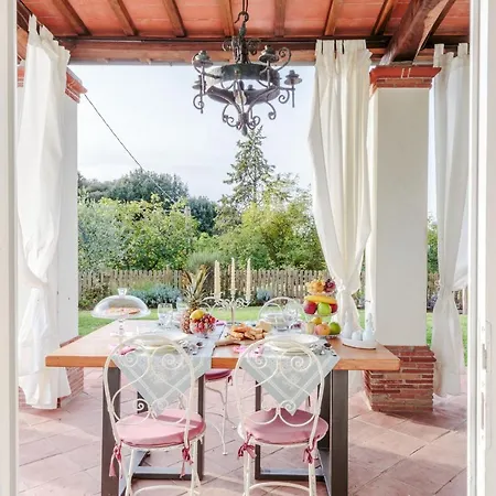 Rondini, With Pool Villa Chiatri
