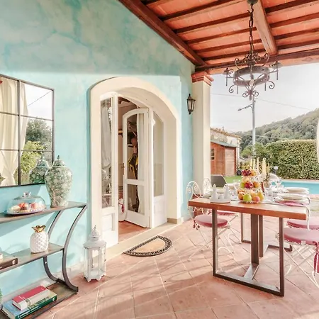 Rondini, With Pool Villa Chiatri