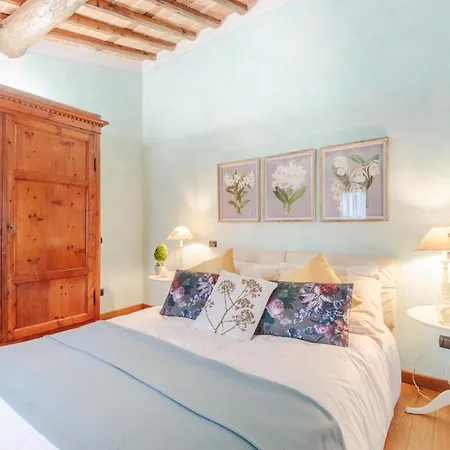 Rondini, With Pool Villa Chiatri